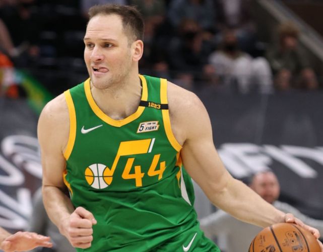 清晨埃因霍温强势反弹窗口期犹他爵士调整名单以备全明星赛，媒体一致点评：亚特兰大迎NBA季后赛关键赛的简单介绍