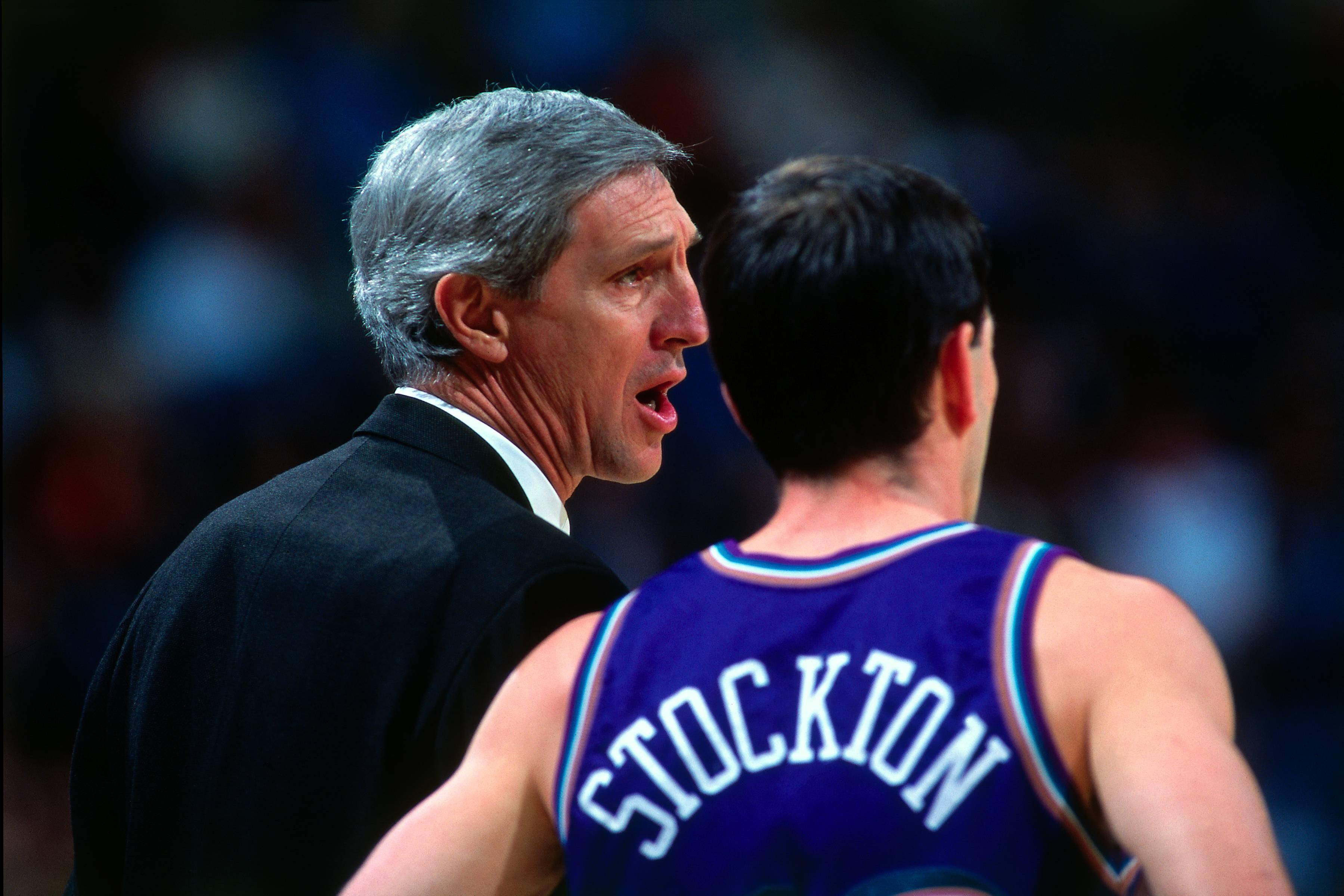 清晨埃因霍温强势反弹窗口期犹他爵士调整名单以备全明星赛，媒体一致点评：亚特兰大迎NBA季后赛关键赛的简单介绍