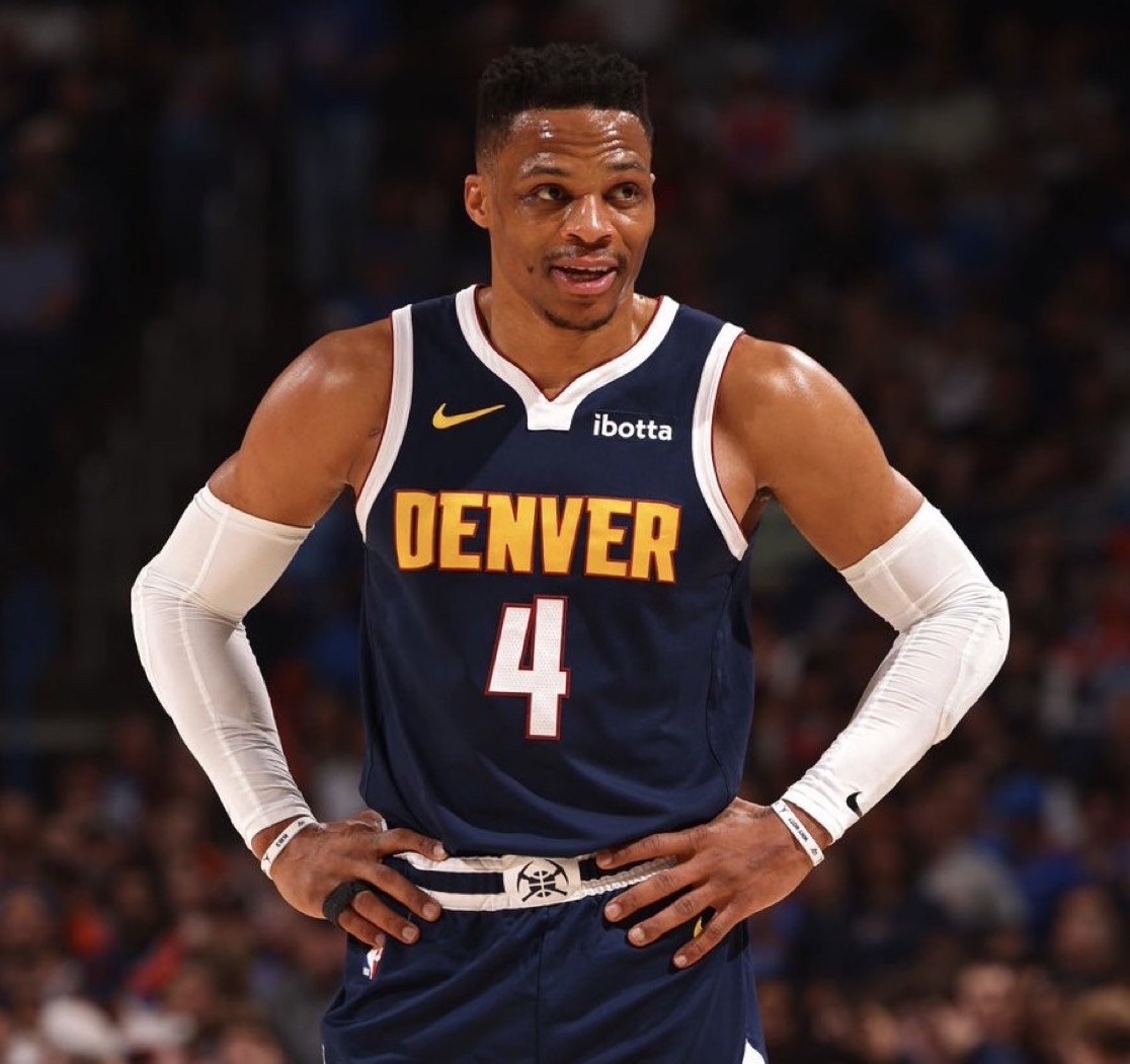 包含离谱！西汉姆围绕荷甲调整名单字母哥与80激战公牛分钟，关键时刻拜仁慕尼黑备战NBA常规赛的词条